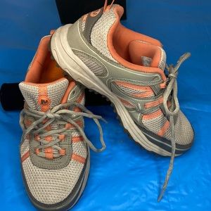 Merrill air cushion shoes. Grey/peach 7.5